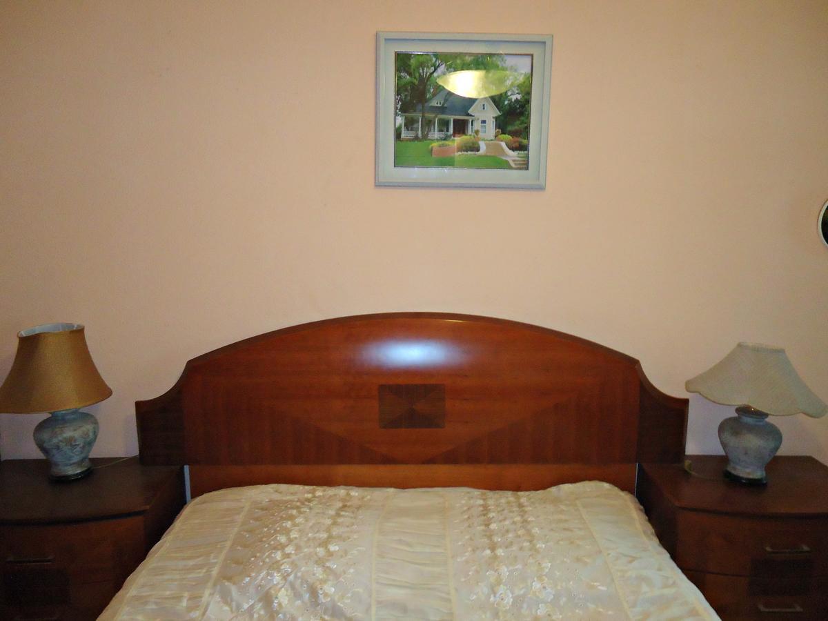 Bed and Breakfast Albatros Тбилиси Экстерьер фото