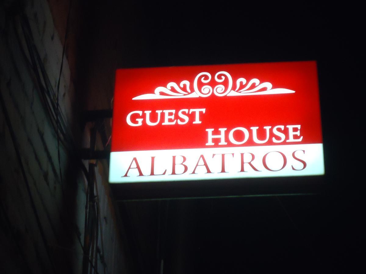 Bed and Breakfast Albatros Тбилиси Экстерьер фото